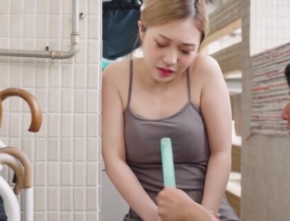 Vợ một cậu ấm phóng đãng với người bố chồng quyền lực