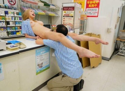 Cô bé teen thích địt bởi anh quản lý đụ nát cái lồn