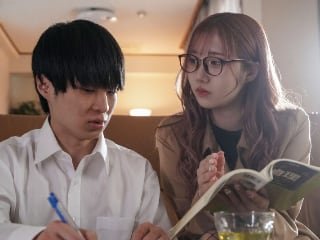 Trò trĩ của cô giáo dạy kèm bị dụ dỗ vào cảnh quan hệ tình dục