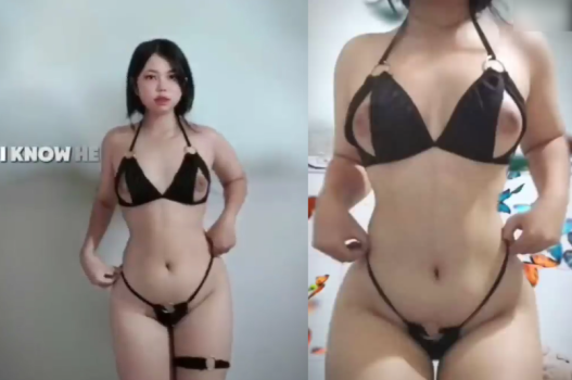 Nàng trong bộ đồ sexy cuốn hút trái tim